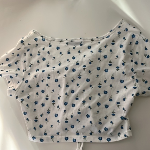 Shein Cropped Shirt - Picture 2 of 3